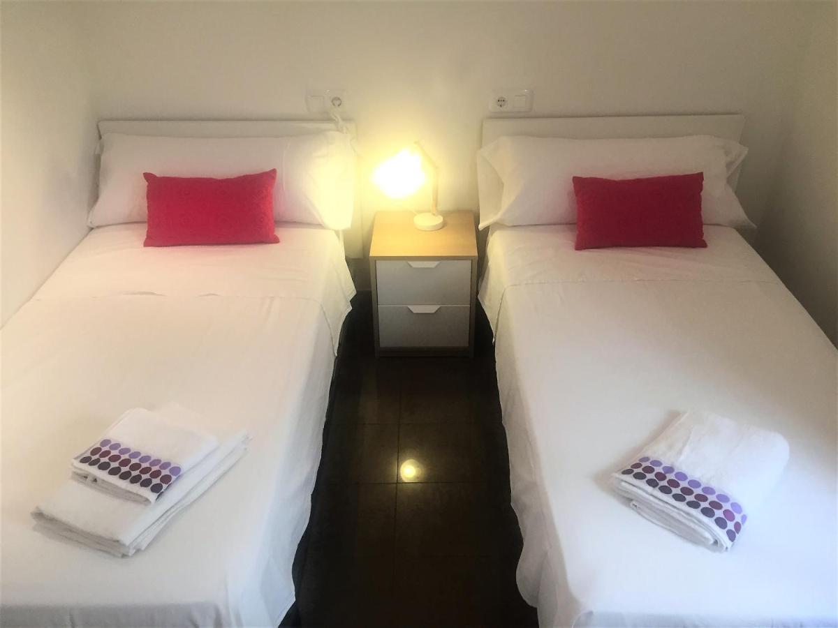 Renovated Apartment Steps Away From The Beach كولرا المظهر الخارجي الصورة