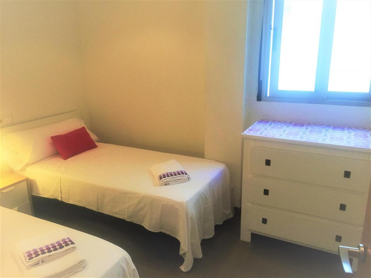 Renovated Apartment Steps Away From The Beach كولرا المظهر الخارجي الصورة