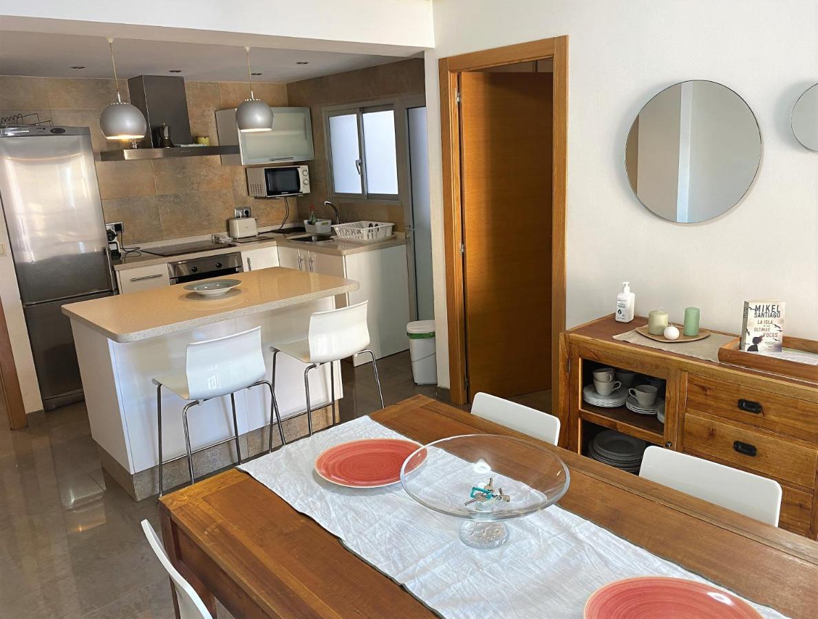 Renovated Apartment Steps Away From The Beach كولرا المظهر الخارجي الصورة
