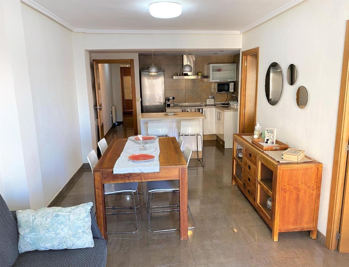 Renovated Apartment Steps Away From The Beach كولرا المظهر الخارجي الصورة